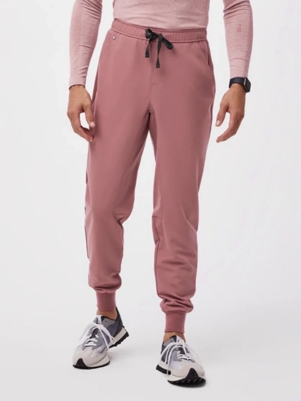 Figs Men's tansen scrub joggers in mauve.